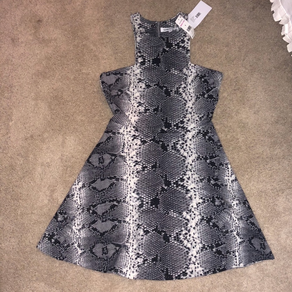 Sleeveless dress